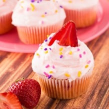 Simple Fresh Strawberry Cupcakes 1