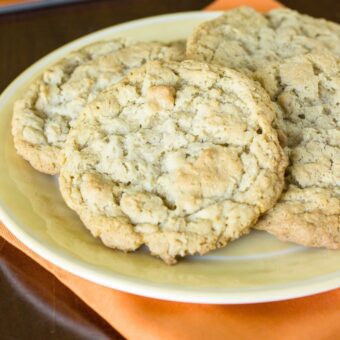 Aunt Sharon'S Chewy Oatmeal Cookies