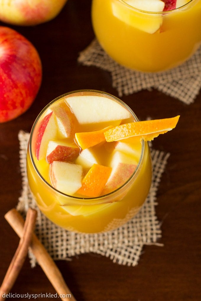 My favorite Hot Citrus Apple Cider drink for the holidays. Recipe by deliciouslysprinkled.com