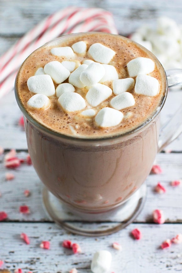 https://deliciouslysprinkled.com/wp-content/uploads/2014/11/Homemade-Peppermint-Hot-Chocolate-1.jpg