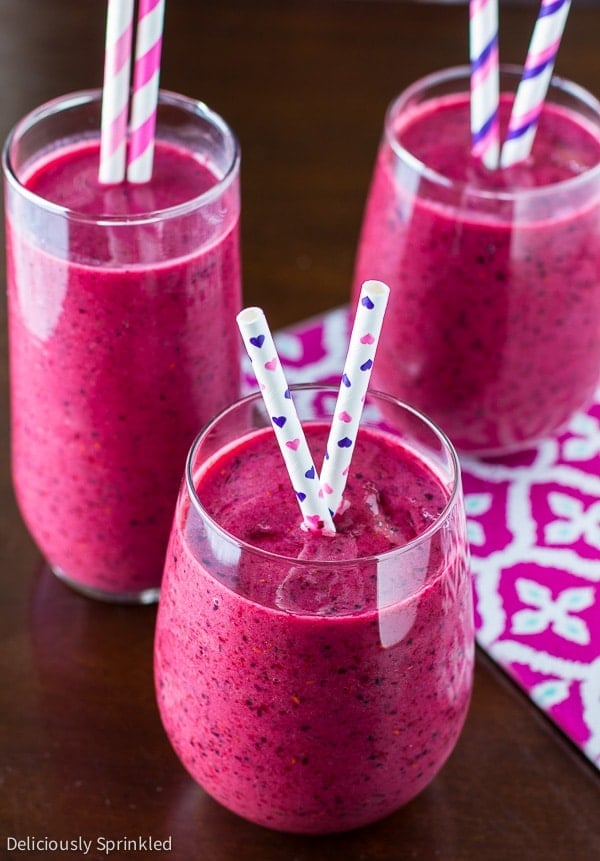 Breakfast Energy Smoothie – Deliciously Sprinkled