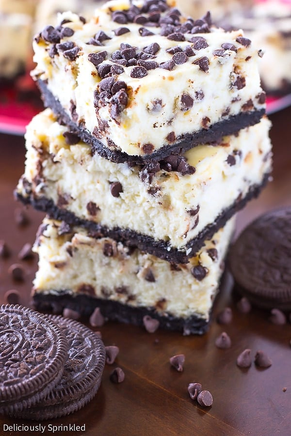 Chocolate Chip Oreo Cheesecake Bars | Deliciously Sprinkled