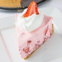 No Bake Strawberry & Cream Pie