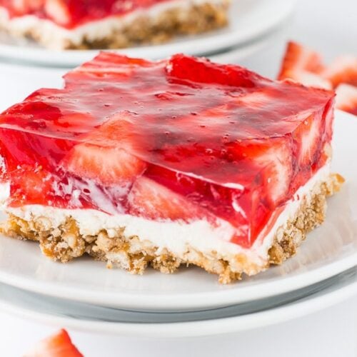 Strawberry Pretzel Bars – Deliciously Sprinkled