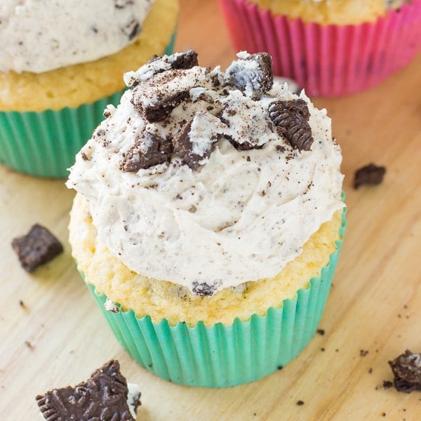 COOKIES AND CREAM CUPCAKES