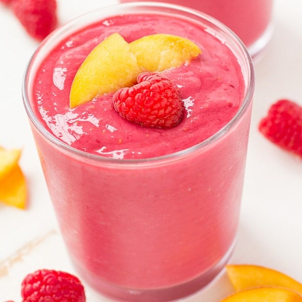 Raspberry Peach Smoothie – Deliciously Sprinkled