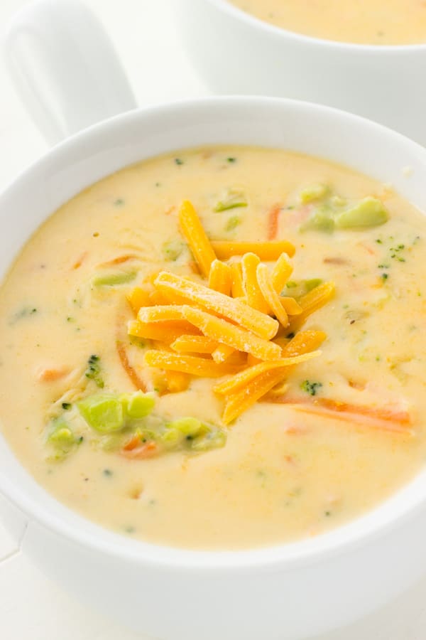 SLOW COOKER BROCCOLI CHEDDAR SOUP