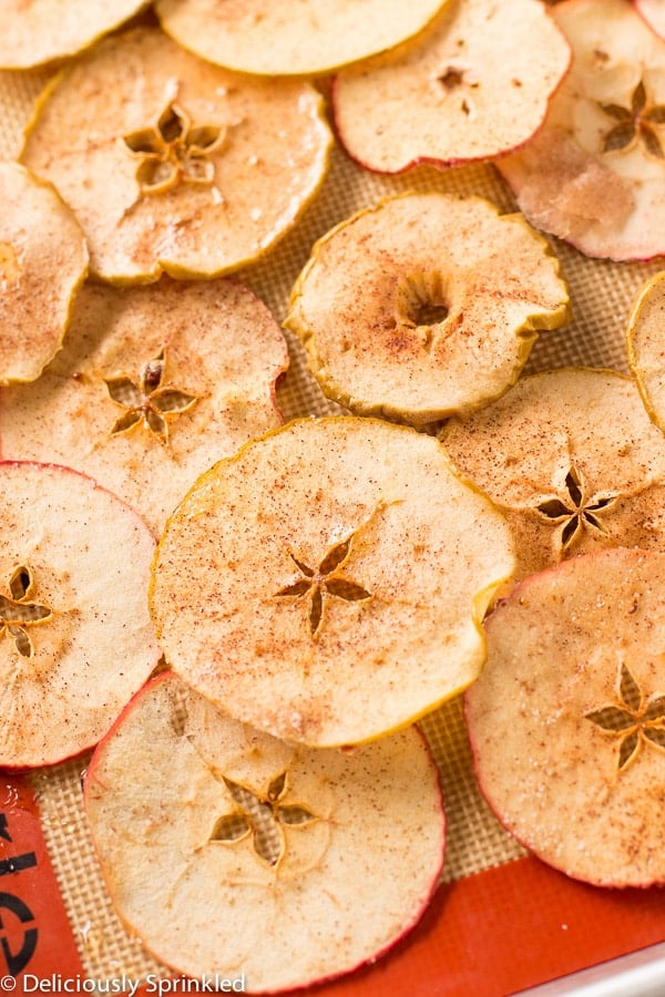 Apple chips in the oven