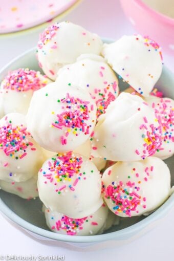 No-Bake Cake Batter Truffles – Deliciously Sprinkled