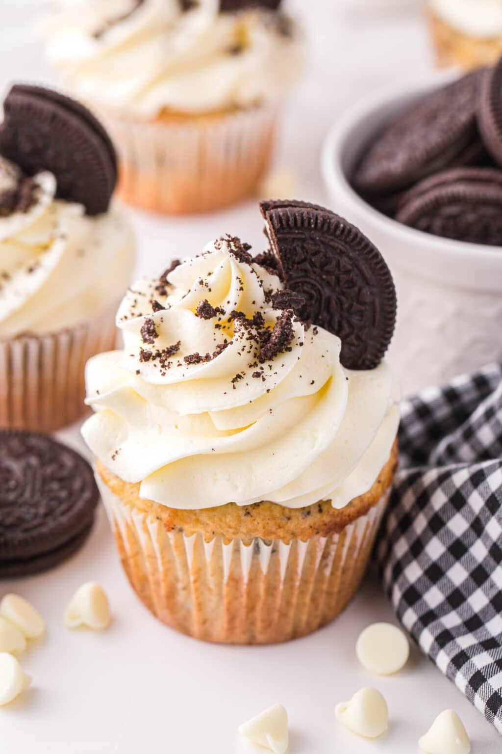 The Best Oreo Cupcakes – Deliciously Sprinkled