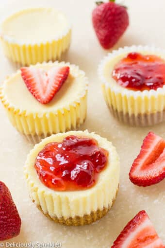 Mini Strawberry Cheesecake – Deliciously Sprinkled