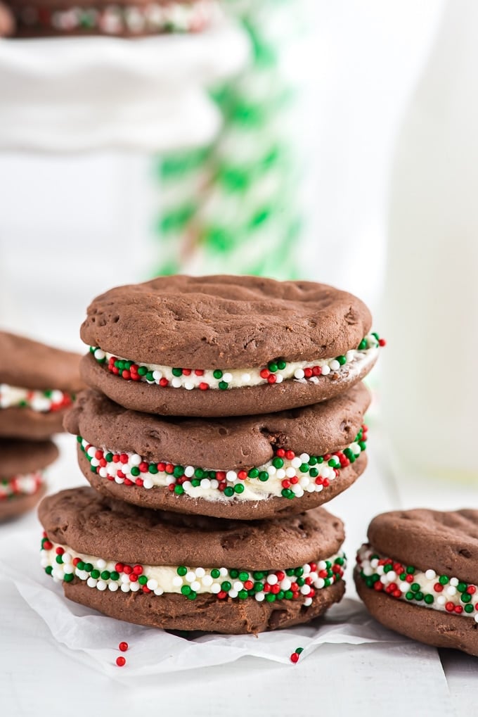 stacked chocolate sandwich cookies