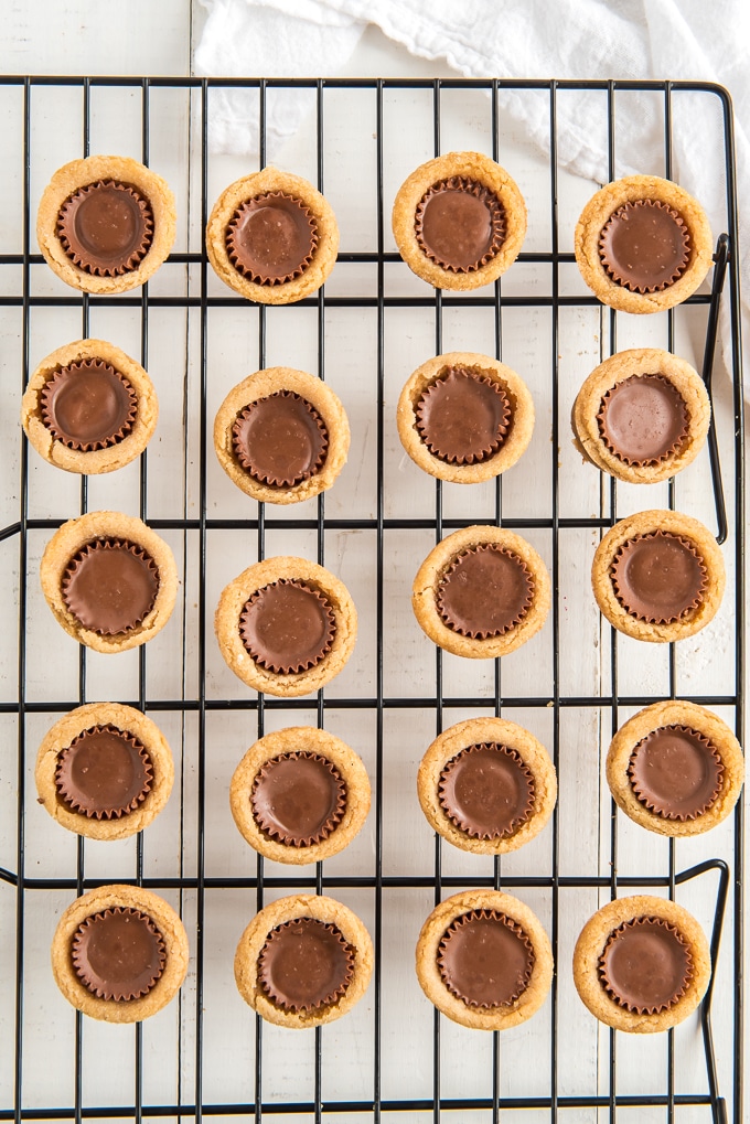 peanut butter cup cookies on cooling rack