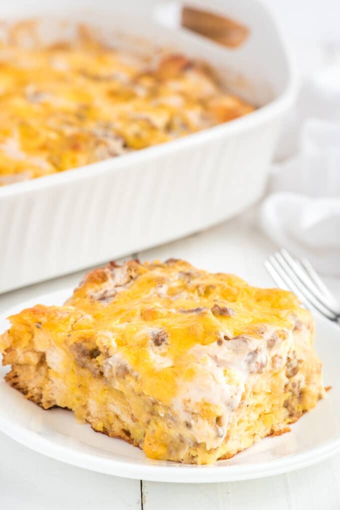 Easy Breakfast Casserole Recipe – Deliciously Sprinkled