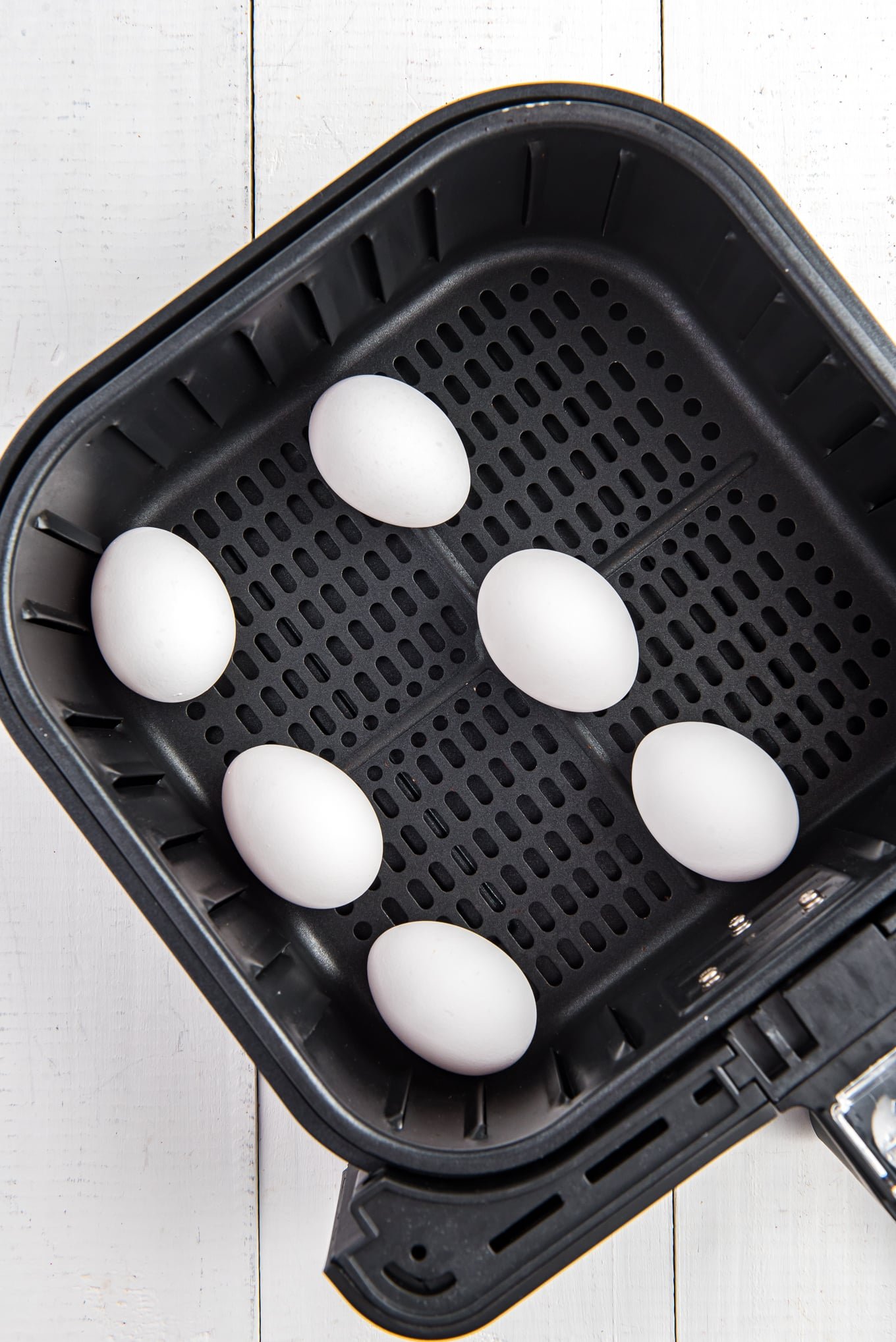 6 eggs in air fryer basket /