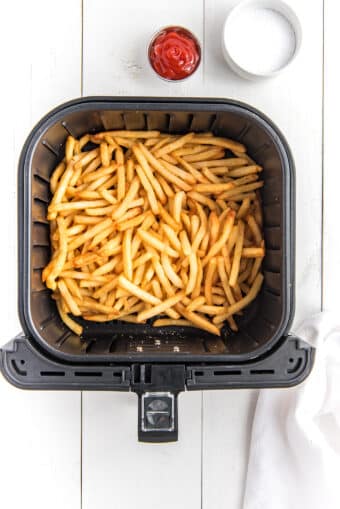 Frozen French Fries in Air Fryer – Deliciously Sprinkled