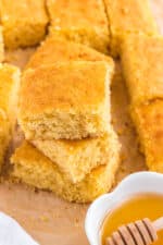 Quick And Easy Jiffy Cornbread Recipe – Deliciously Sprinkled