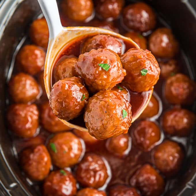 Crockpot Meatballs (Only FOUR Ingredients!) – Deliciously Sprinkled
