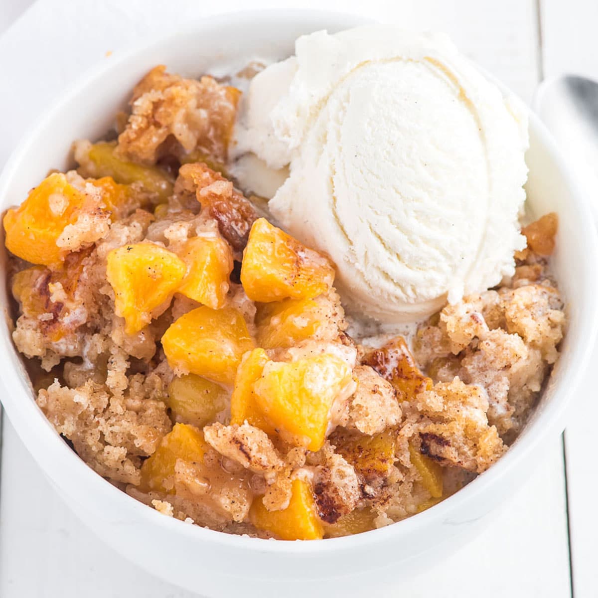 Bisquick Peach Cobbler Recipe [deliciouslysprinkled.com]