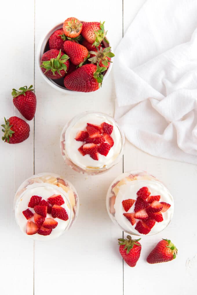 Strawberry Shortcake Cups – Deliciously Sprinkled