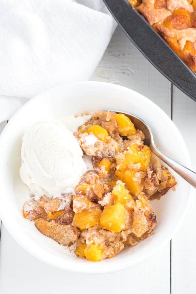 Bisquick Peach Cobbler Recipe – Deliciously Sprinkled